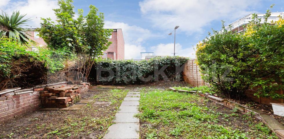 			4 Bedroom, 1 bath, 1 reception Apartment			 Parnell Road , Bow E3